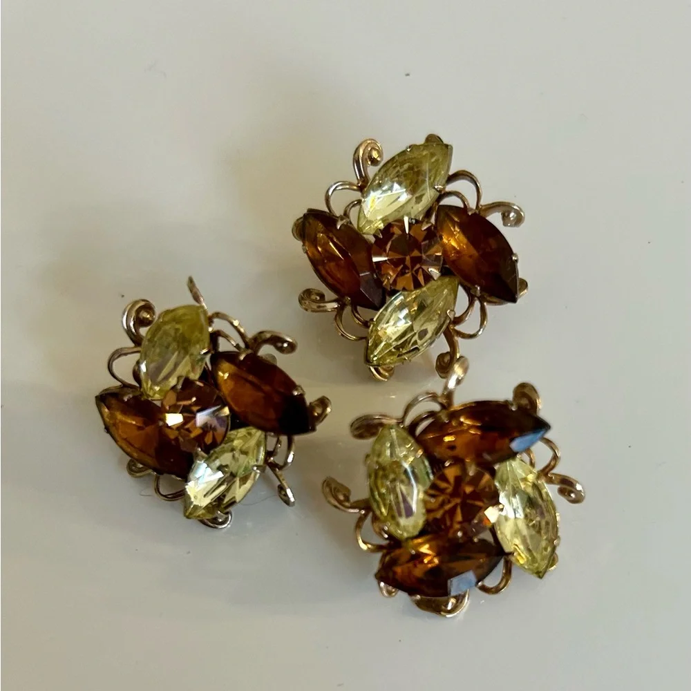 LOVELY vintage brooch and earrings set